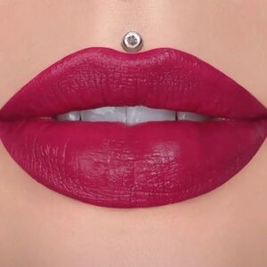 Jeffree Star Velvet Trap Major Attitude Matte Lipstick